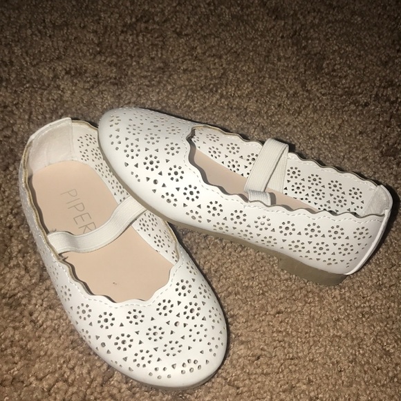 Barely worn Piper toddler flats - Picture 2 of 3